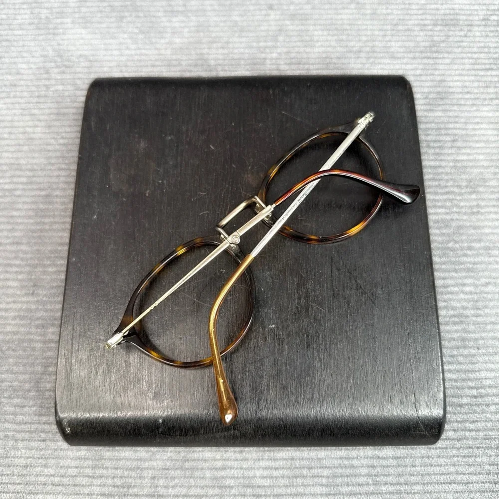 Vintage Tortoiseshell Round Y2k Eyeglasses  140 RC002 Silver Metal Temples